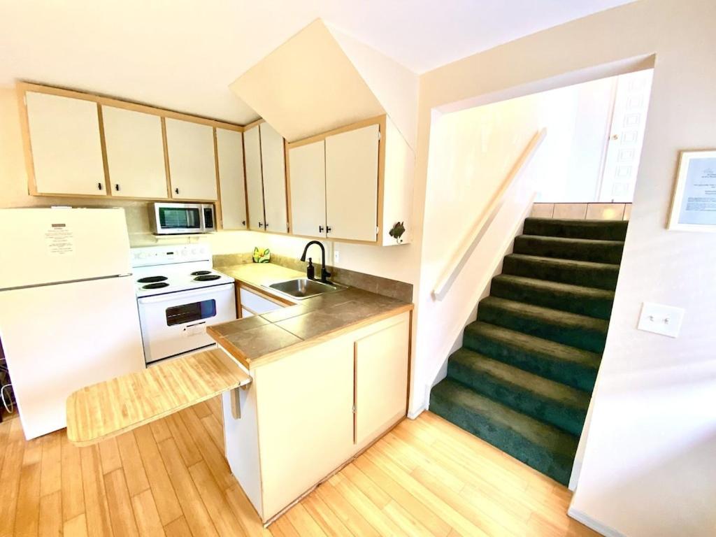 Charming 1 Bedroom Beach Condo Prime Location Great Value Pahala Exterior photo